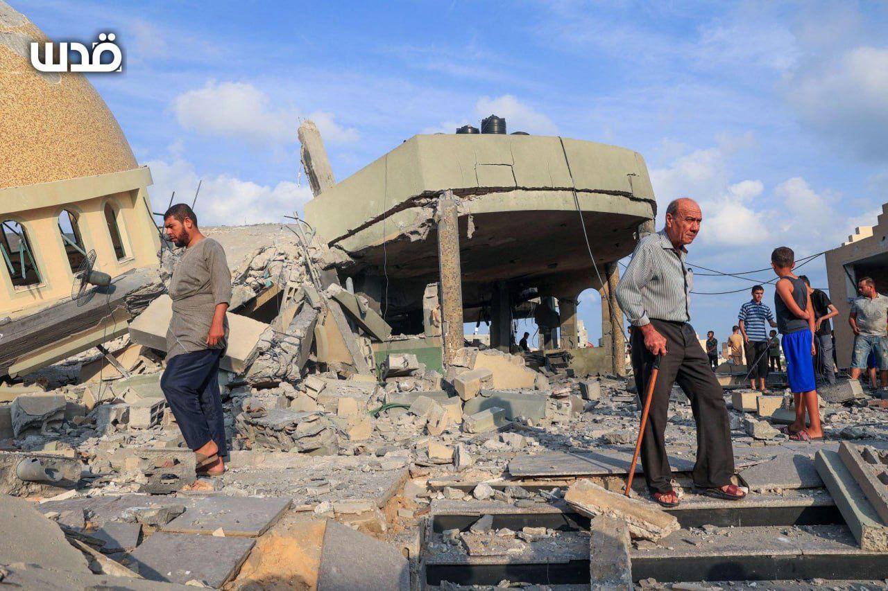 Image in @MarioNawfal's post: JUST IN: Some new photos of the mosque destroyed in Khan Yunis, Gaza.
