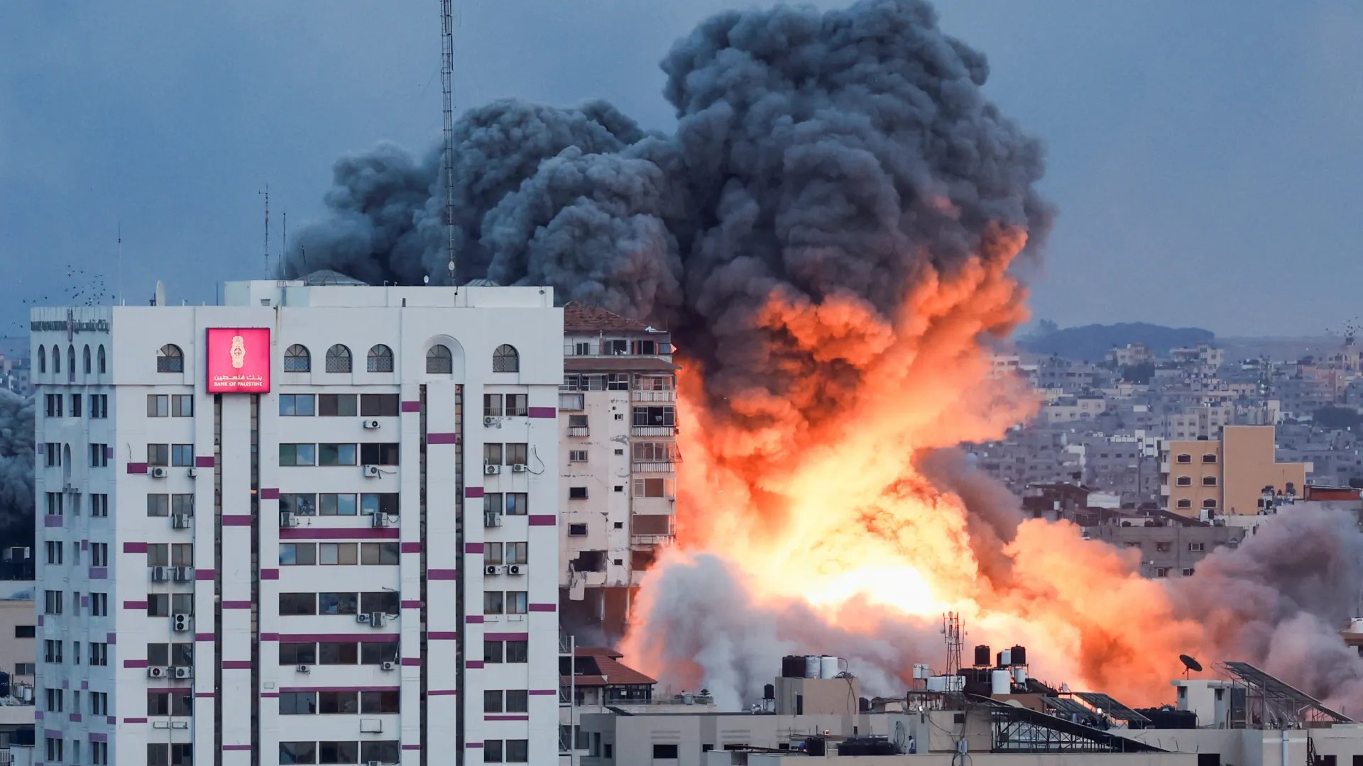 Image in @MarioNawfal's post: 🚨JUST IN: Al-Badrasawi Tower in Al-Shifa was reported targeted in a strike.
Also two other mosque…