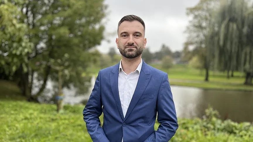 Image in @MarioNawfal's post: 🚨 JUST IN: Stefan van Baarle, a Dutch Member of Parliament for the minority rights party DENK, has …