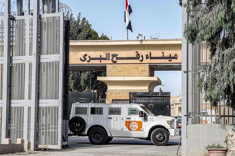 Image in @MarioNawfal's post: 🚨🚨BREAKING: 5-Hour Ceasefire Begins at 9 AM, Allowing Foreigners' Exit and Aid Entry at Rafah Cross…