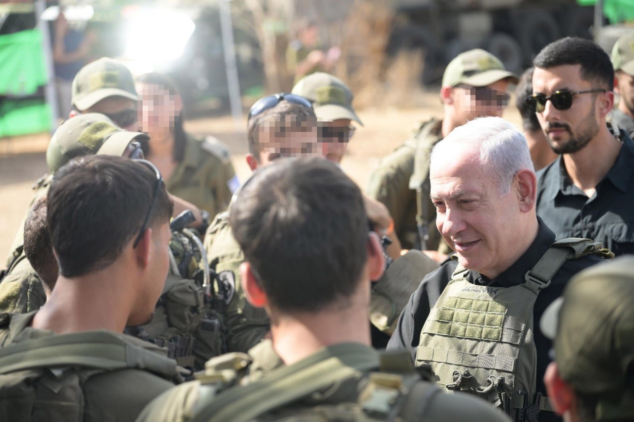 Image in @MarioNawfal's post: 🚨JUST IN: PM Netanyahu to Israeli Commandos in Northern Israel:
"If Hezbollah decides to enter th…