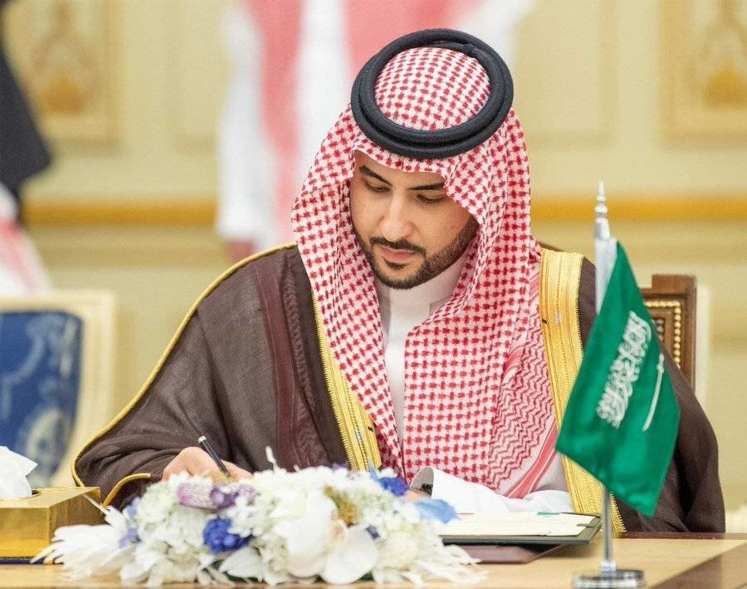 Image in @MarioNawfal's post: 🚨JUST IN: Saudi's Defense Minister will visit the White House due to fears of a Regional War.
Sour…