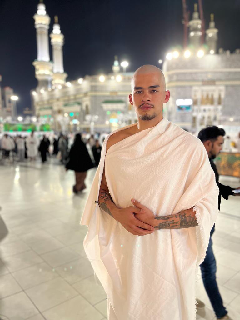Image in @sneako's post: Umrah Mubarak ❤️ https://t.co/QpLBesh9dZ