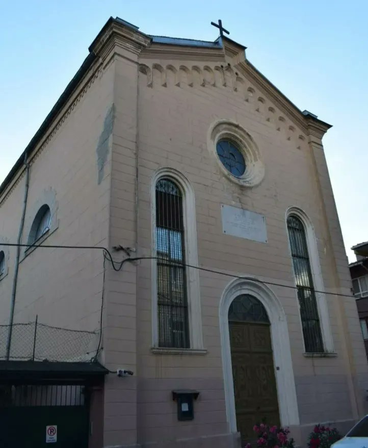 Image in @MarioNawfal's post: 🚨🇹🇷BREAKING: SHOOTING AT ISTANBUL CHURCH
Masked gunman stormed Santa Maria Church, an Italian chur…