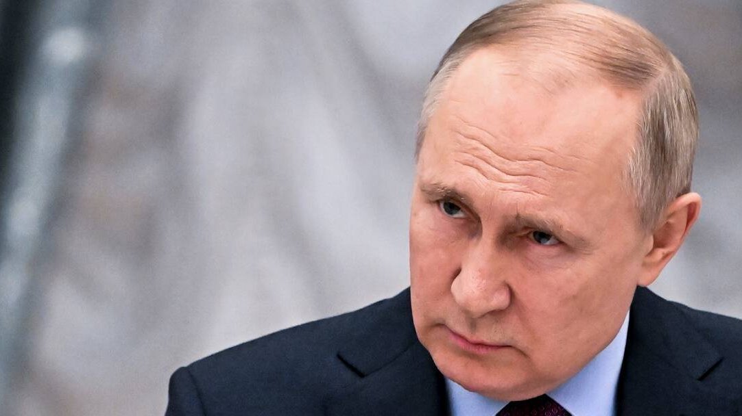 Image in @MarioNawfal's post: 🇺🇸U.S: UKRAINE WILL BECOME A MEMBER OF NATO
🇷🇺RUSSIA: IF UKRAINE JOINS NATO... THAT IS WAR
Blink…