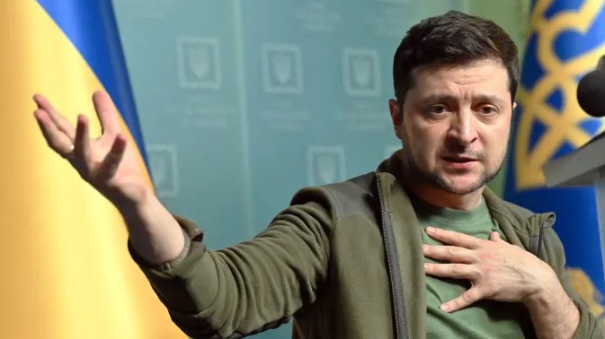 Image in @MarioNawfal's post: 🇺🇸U.S: UKRAINE WILL BECOME A MEMBER OF NATO
🇷🇺RUSSIA: IF UKRAINE JOINS NATO... THAT IS WAR
Blink…