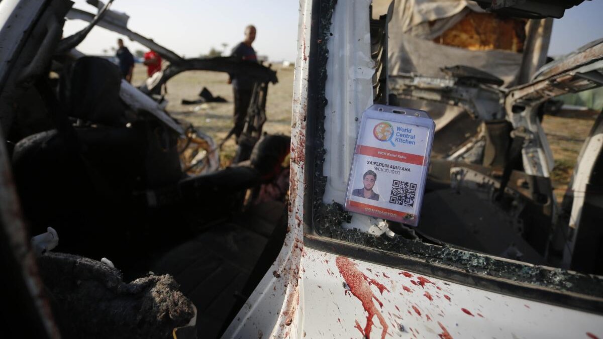 Image in @MarioNawfal's post: 🚨🇺🇸🇮🇱U.S: ISRAEL PROMISES TO TRY THEIR BEST TO NEVER KILL AID WORKERS AGAIN... WE HOPE
Blinken:
"W…