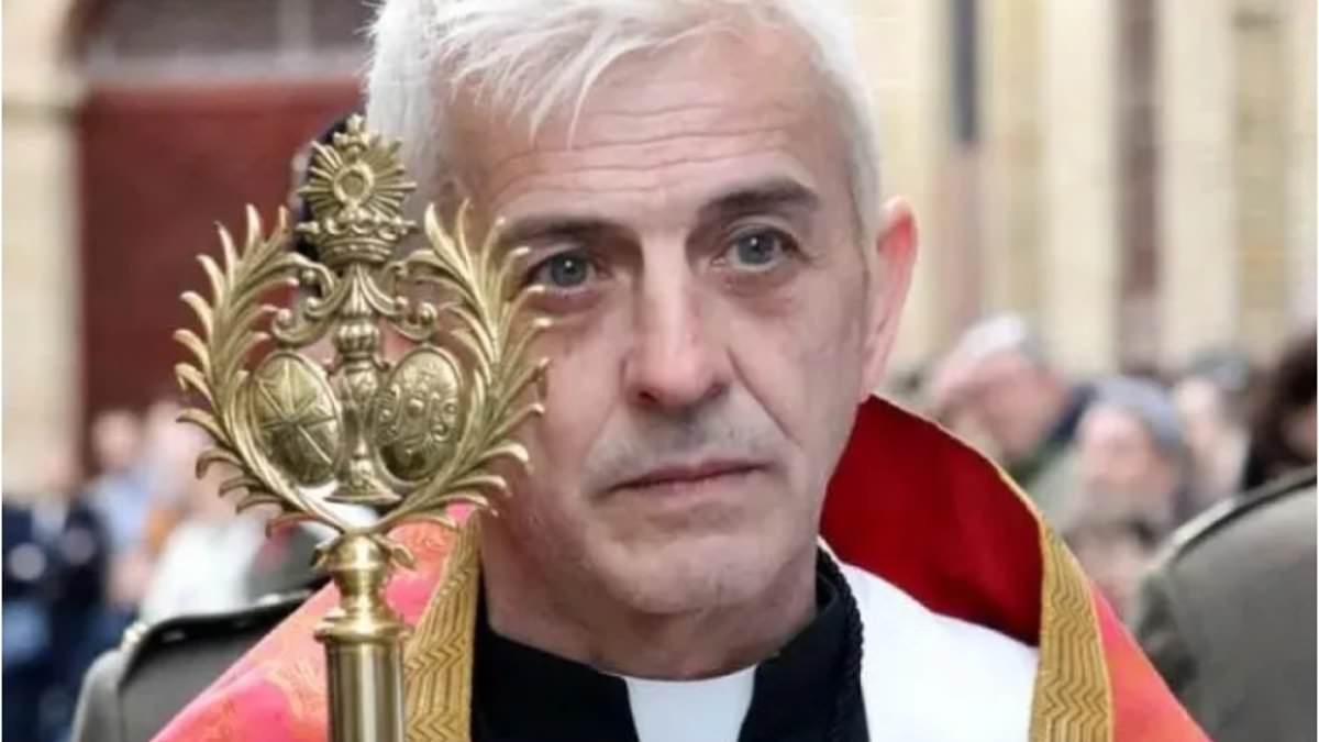 Image in @MarioNawfal's post: 🚨🇪🇸CATHOLIC PRIEST BURSTS INTO FLAMES
During an Easter vigil in Zaragoza, Spain, Father Javier Sán…