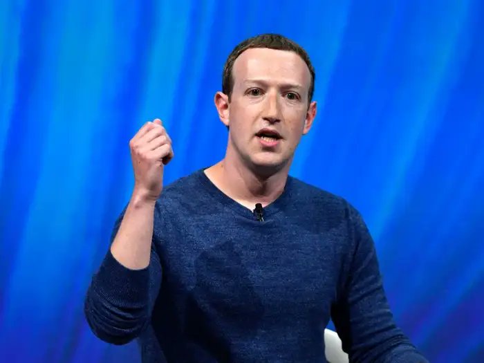 Image in @MarioNawfal's post: 🚨BREAKING: COMMUNITY NOTES COMING TO FB? META FORCED TO OVERHAUL AI CONTENT POLICY
Meta scrambles…