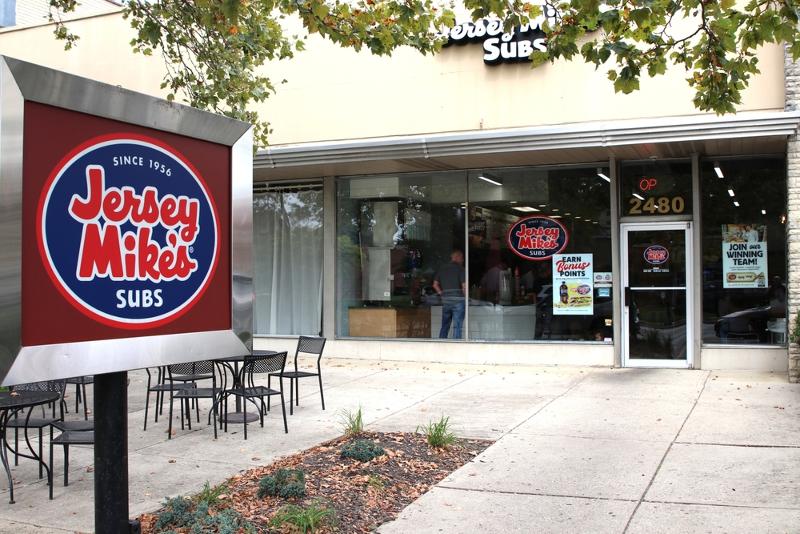 Image in @MarioNawfal's post: 🚨🇺🇸BLACKSTONE TO BUY SANDWICH CHAIN FOR $8-BILLION?
Jersey Mike's might soon be changing hands, wi…