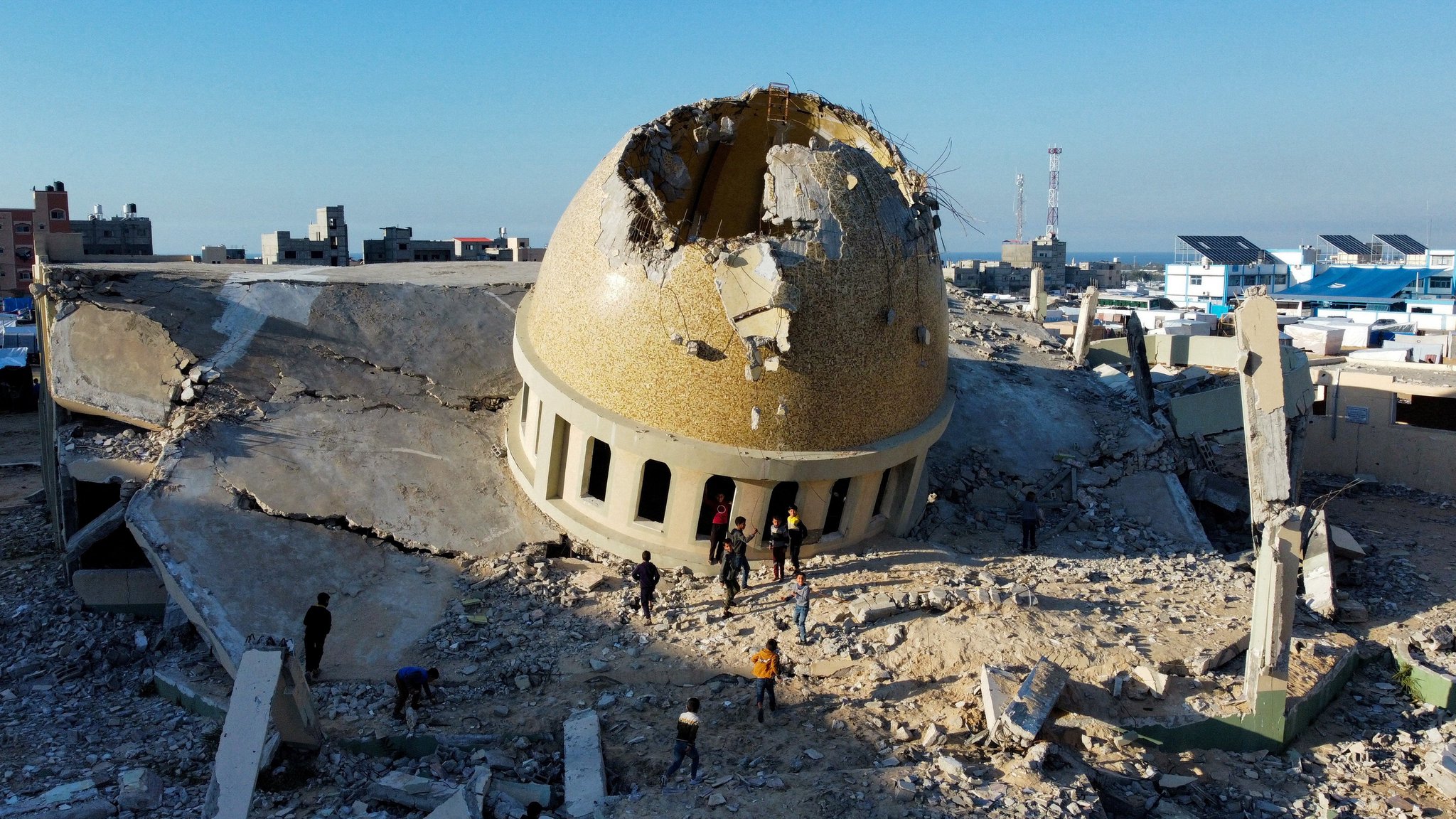 Image in @MarioNawfal's post: 🚨🇵🇸GAZA DESTRUCTION = BILLIONS
UN reports that infrastructure damages have reached an estimated $1…