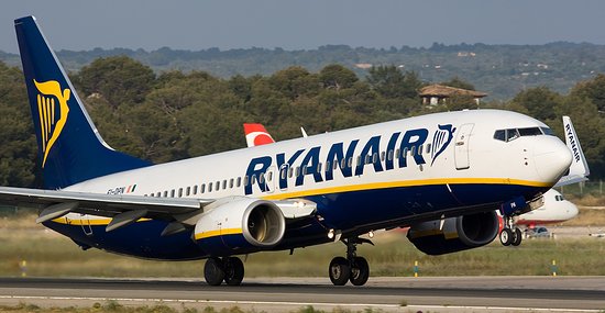 Image in @MarioNawfal's post: 🇷🇺🇺🇦UKRAINE PUSHES EU TO BAN RUSSIANS FROM FLIGHTS
Ukraine's PM, Denis Shmigal, is lobbying the EU…