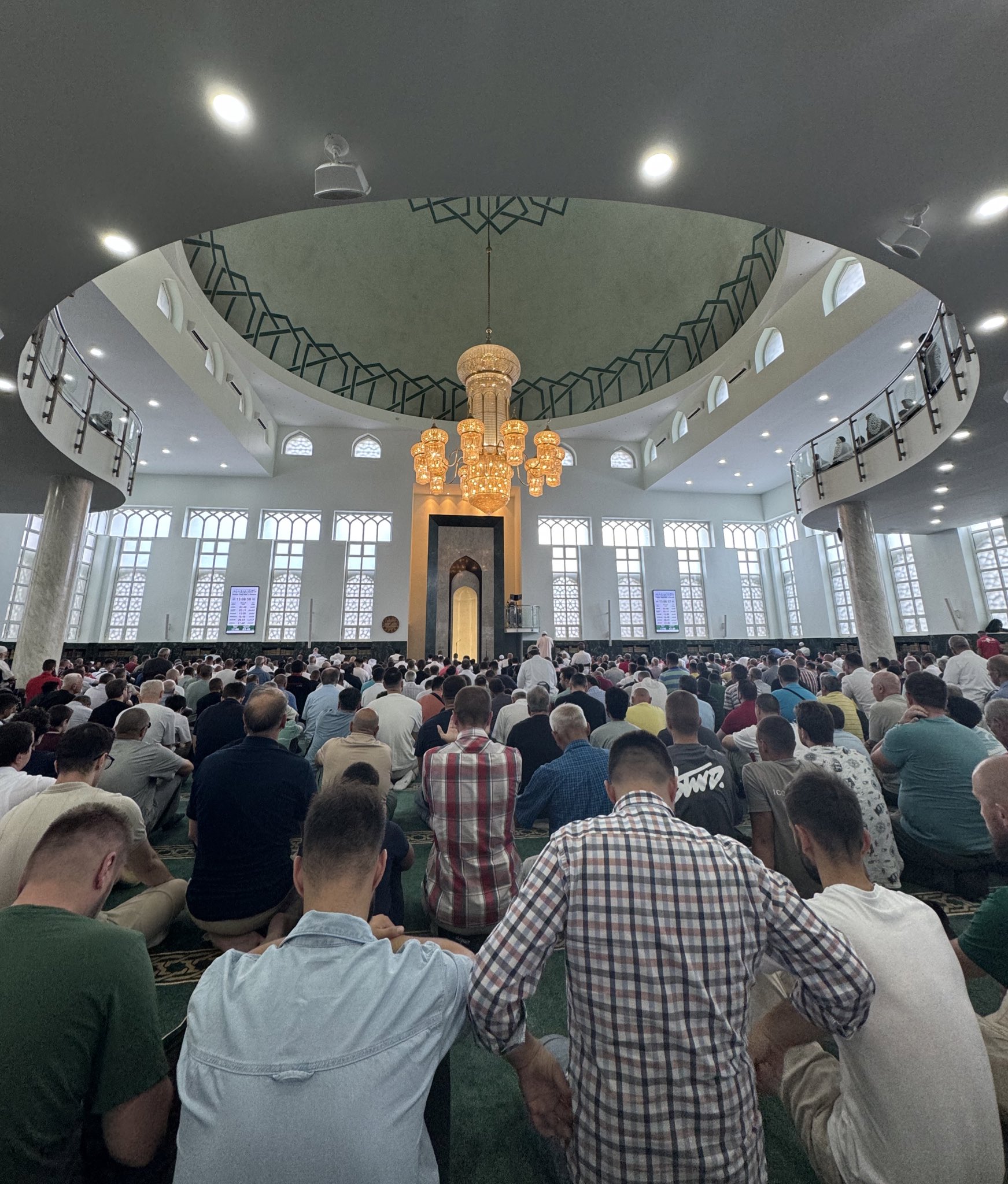 Image in @sneako's post: Jummah Mubarak from Bosnia 🇧🇦 https://t.co/3faE25pP4R