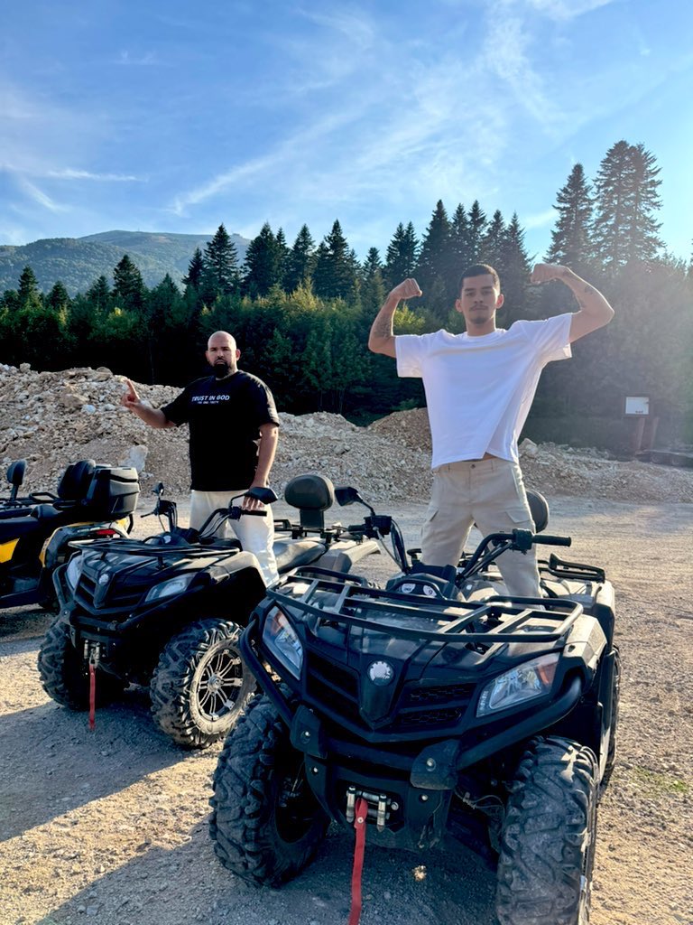 Image in @sneako's post: Make money while traveling the world. https://t.co/Lcfnb6VsWg