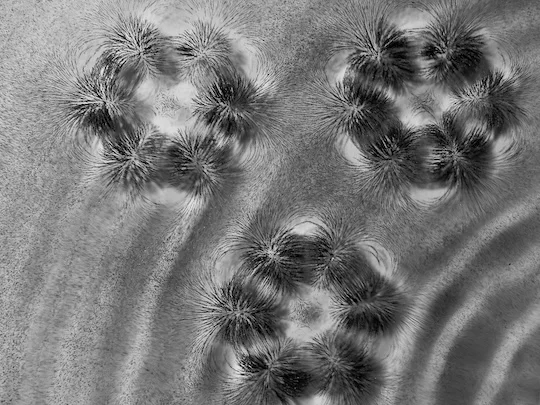 Image in @MarioNawfal's post: 🚨 SCIENTISTS DISCOVER A NEW WEIRD, WIGGLY STATE OF MATTER?!
Physicists found “quantum spin liquid”…