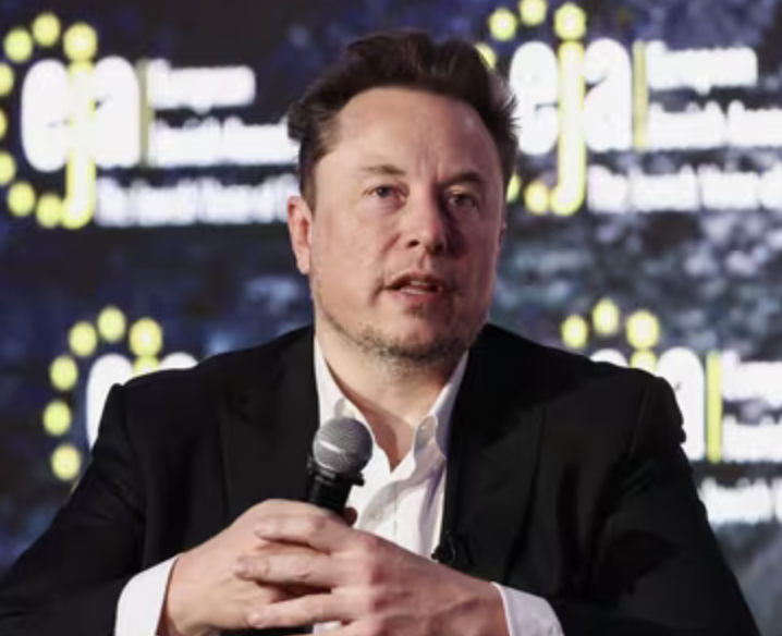 Image in @MarioNawfal's post: 🚨🇬🇧ELON CALLS FOR KING TO DISSOLVE PARLIAMENT OVER GROOMING GANGS
Elon is demanding accountability…
