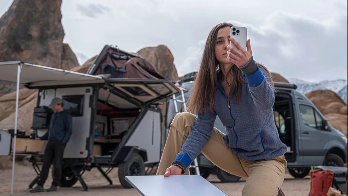 Image in @MarioNawfal's post: 🚨🇺🇸STARLINK MINI LAUNCHES ACROSS THE US: HIGH-SPEED INTERNET IN A BACKPACK
Starlink Mini, the port…