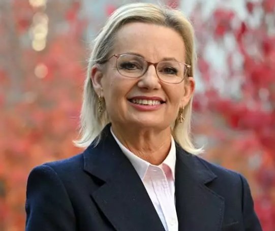 Image in @IfindRetards's post: Found a traitor, supposed to be a conservative gov leader and is voting to destroy free speech. htt…