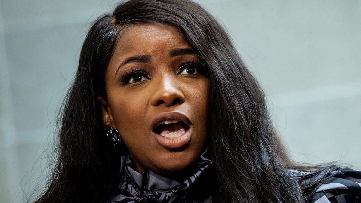 Image in @IfindRetards's post: Retard of the day 🥇
Jasmine Crockett https://t.co/UlEerg7h1r
