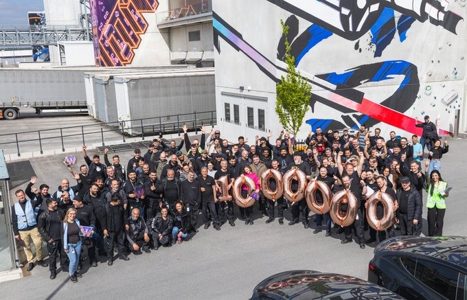 Image in @MarioNawfal's post: 🇩🇪 Giga Berlin just rolled its 1,000,000th drive unit off the line.
The factory opened in March 20…