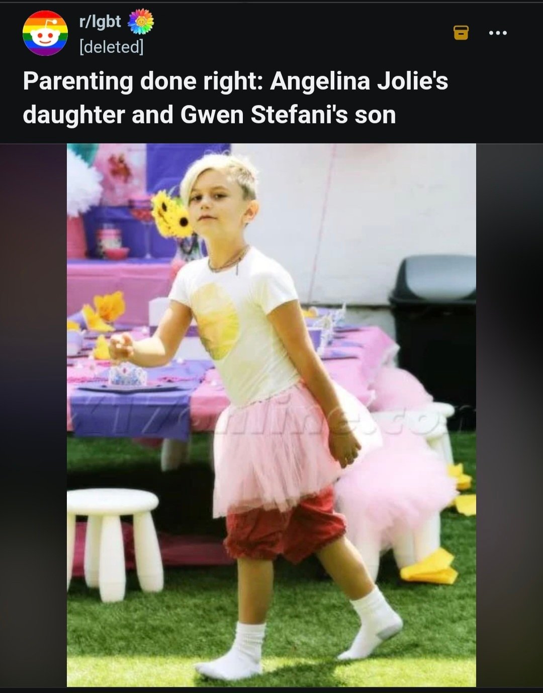 Image in @IfindRetards's post: According to retards, dressing your son in girls clothes is "parenting done right" https://t.co/9sB…