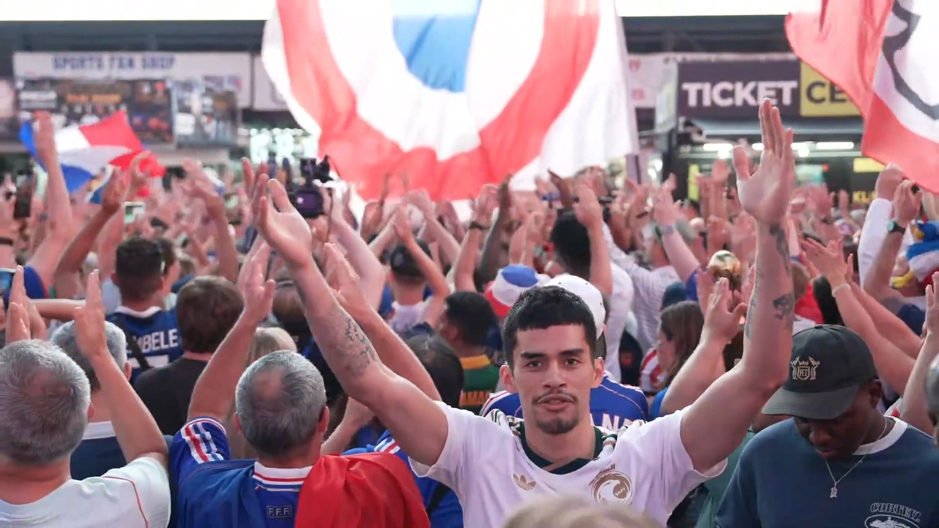 Image in @sneako's post: 2026 World Cup NYC
W stream today see you tomorrow! LLLS https://t.co/SFsdNGreA7