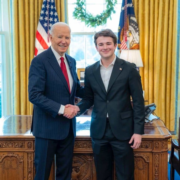 Image in @IfindRetards's post: What's the most retarded duo or image you've ever seen.
I'll start 👇 https://t.co/wAXaYfNumO
