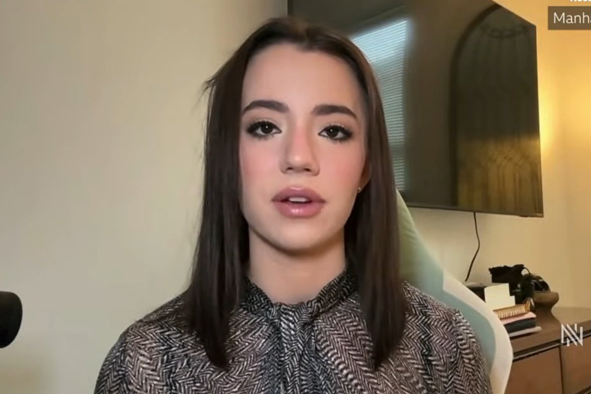 Image in @IfindRetards's post: Imagine being this retarded for attention. Irrelevant loser.
Ashley St. Clair https://t.co/fB5fVN…
