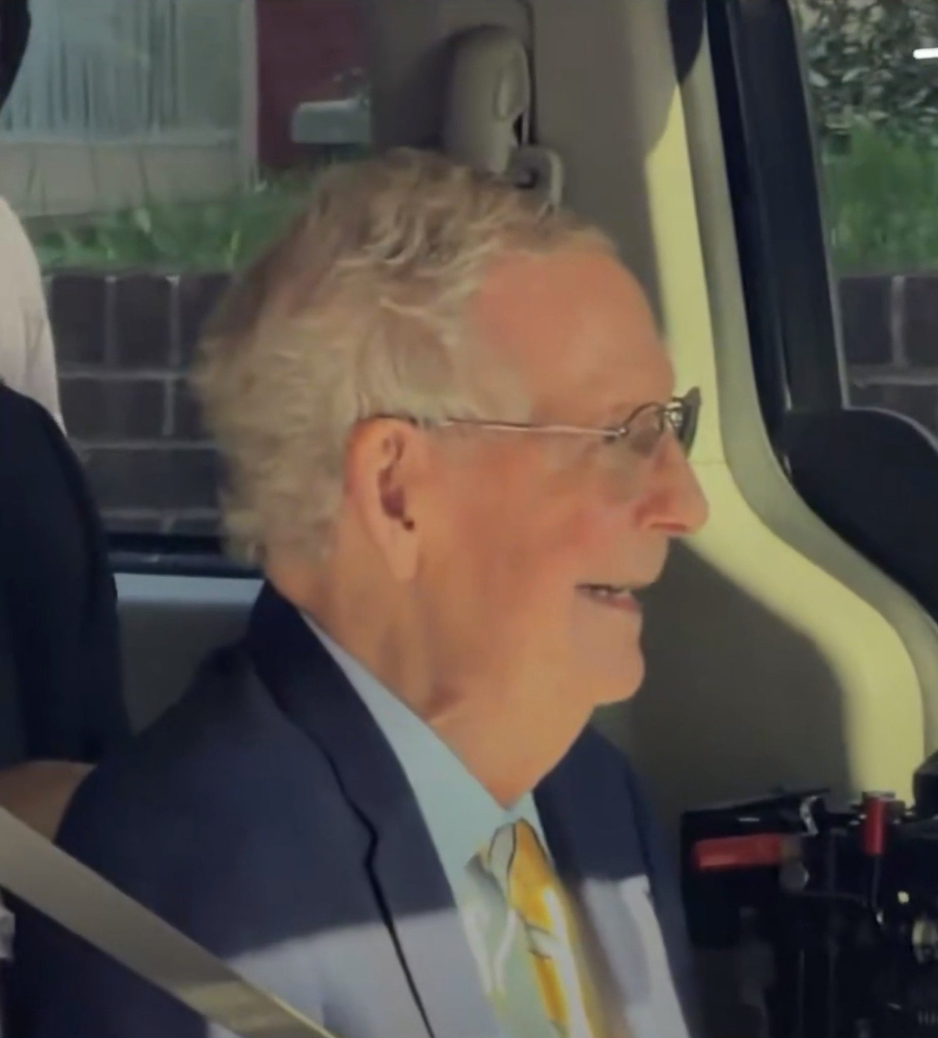 Image in @IfindRetards's post: Me avoiding eye contact after cutting someone off: https://t.co/5OFFoVxaHS
