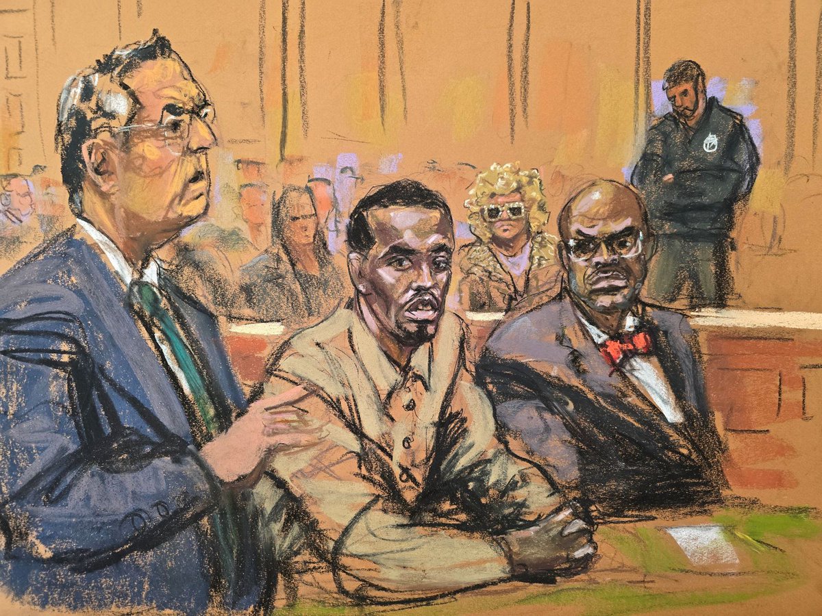 Image in @MarioNawfal's post: 🇺🇸 Diddy hasn't spoken to his own lawyers in 4 months, and he's in prison with nothing but time.
T…