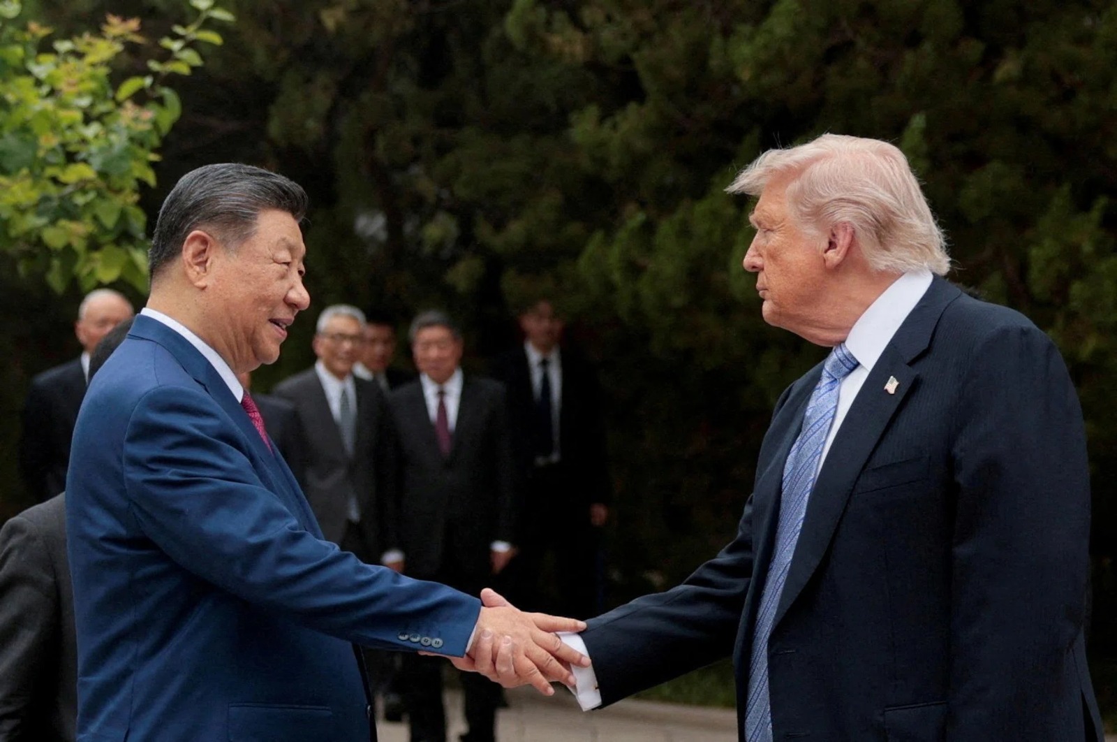 Image in @MarioNawfal's post: 🇺🇸🇨🇳 Washington and Beijing are now discussing a problem that sounds very sci-fi and very real: wha…