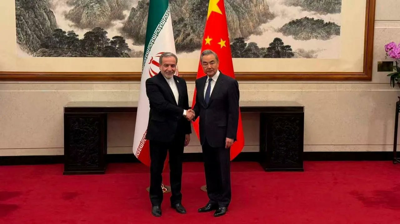 Image in @MarioNawfal's post: 🚨🇮🇷🇨🇳🇸🇦🇾🇪 BREAKING:
China has reportedly asked Iran, privately, to help rein in Yemen's Houthis, a…