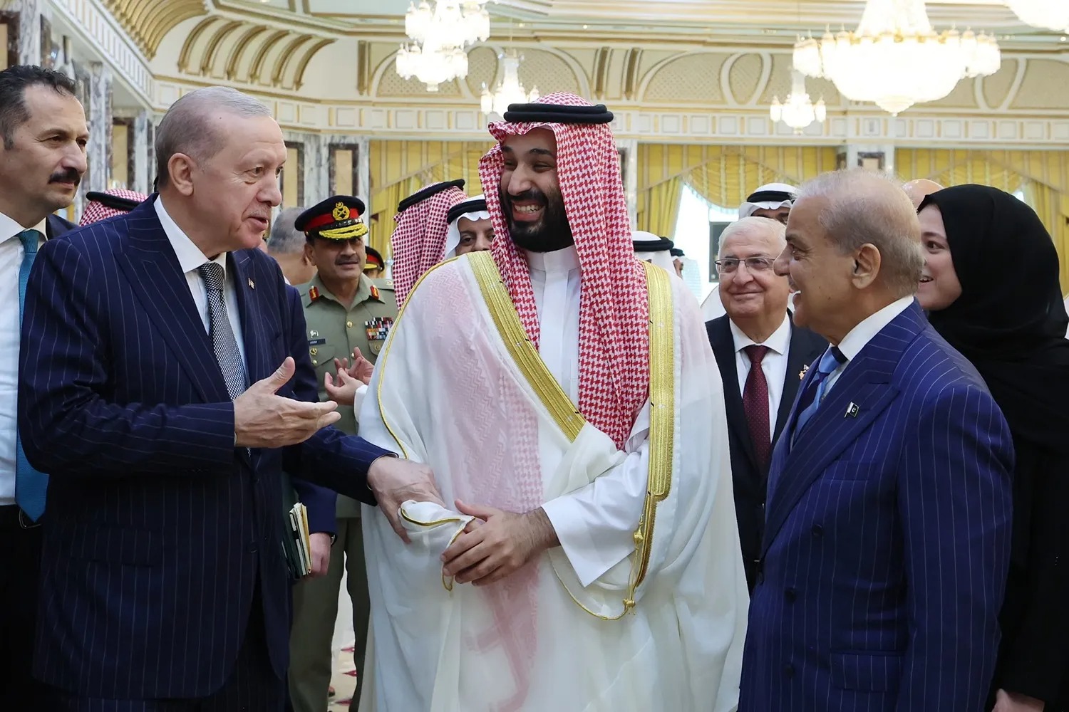Image in @MarioNawfal's post: 🇹🇷🇸🇦🇵🇰 Saudi signed a shiny new defense pact last month and this week it is asking France, Britain …