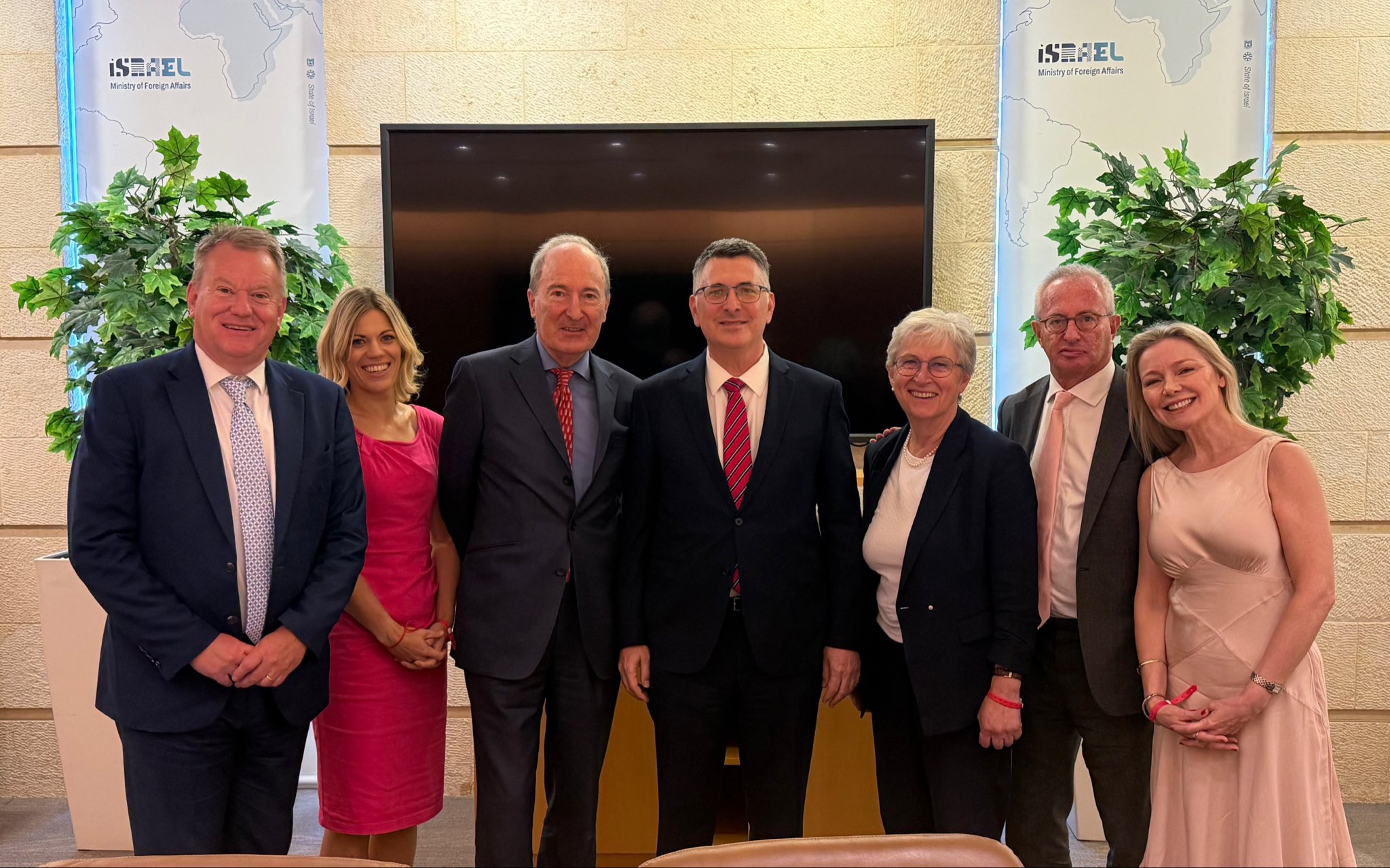 Image in @gidonsaar's post: I was pleased to welcome and speak with a cross-bench delegation of members of the House of Lords. …