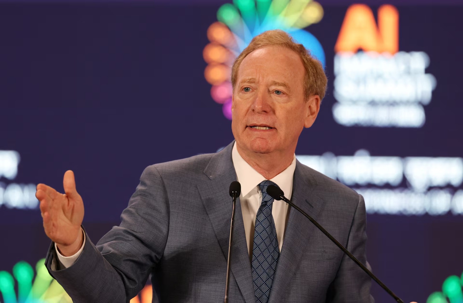 Image in @MarioNawfal's post: 🇺🇸 Microsoft President Brad Smith says AI faces fewer safety regulations than milk and washing mach…