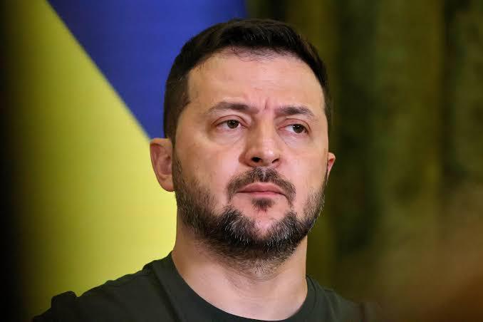 Image in @MarioNawfal's post: 🇺🇦🇷🇺 Zelensky is learning the hard way that playing by the rules with Putin just gets your power gr…