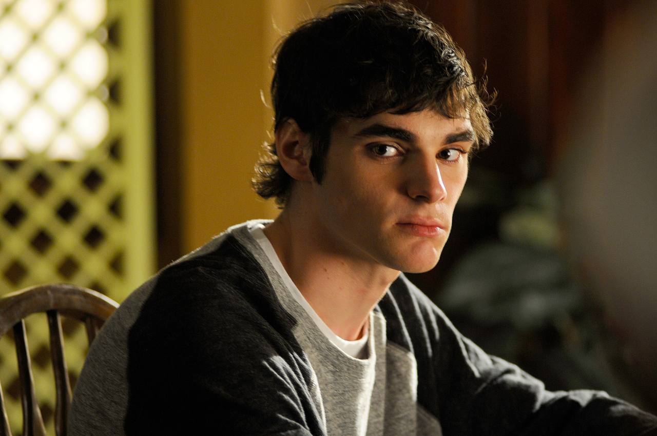 Image in @MarioNawfal's post: 🚨 JUST IN: “Breaking Bad” star RJ Mitte reported dead at 34
RJ Mitte, best known for playing Walte…