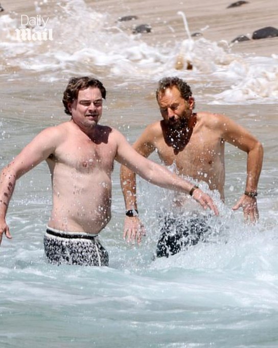 Image in @MarioNawfal's post: 🇺🇸 Leonardo DiCaprio just hit the beach shirtless, and the paparazzi made sure the ENTIRE INTERNET …