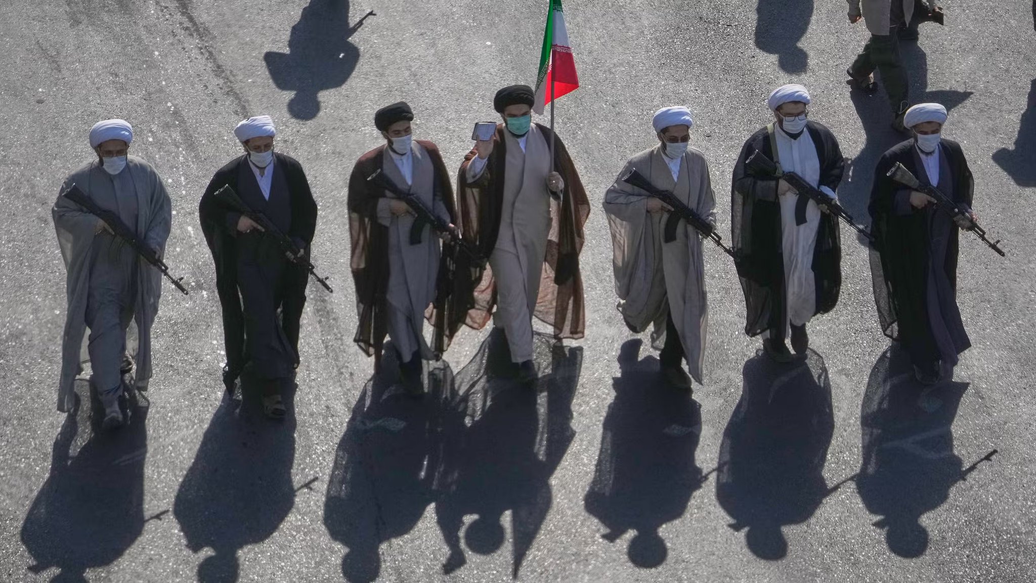 Image in @MarioNawfal's post: 🇮🇷🇺🇸 Iran says its air defenses are now stronger than before the war started
The army spokesman to…