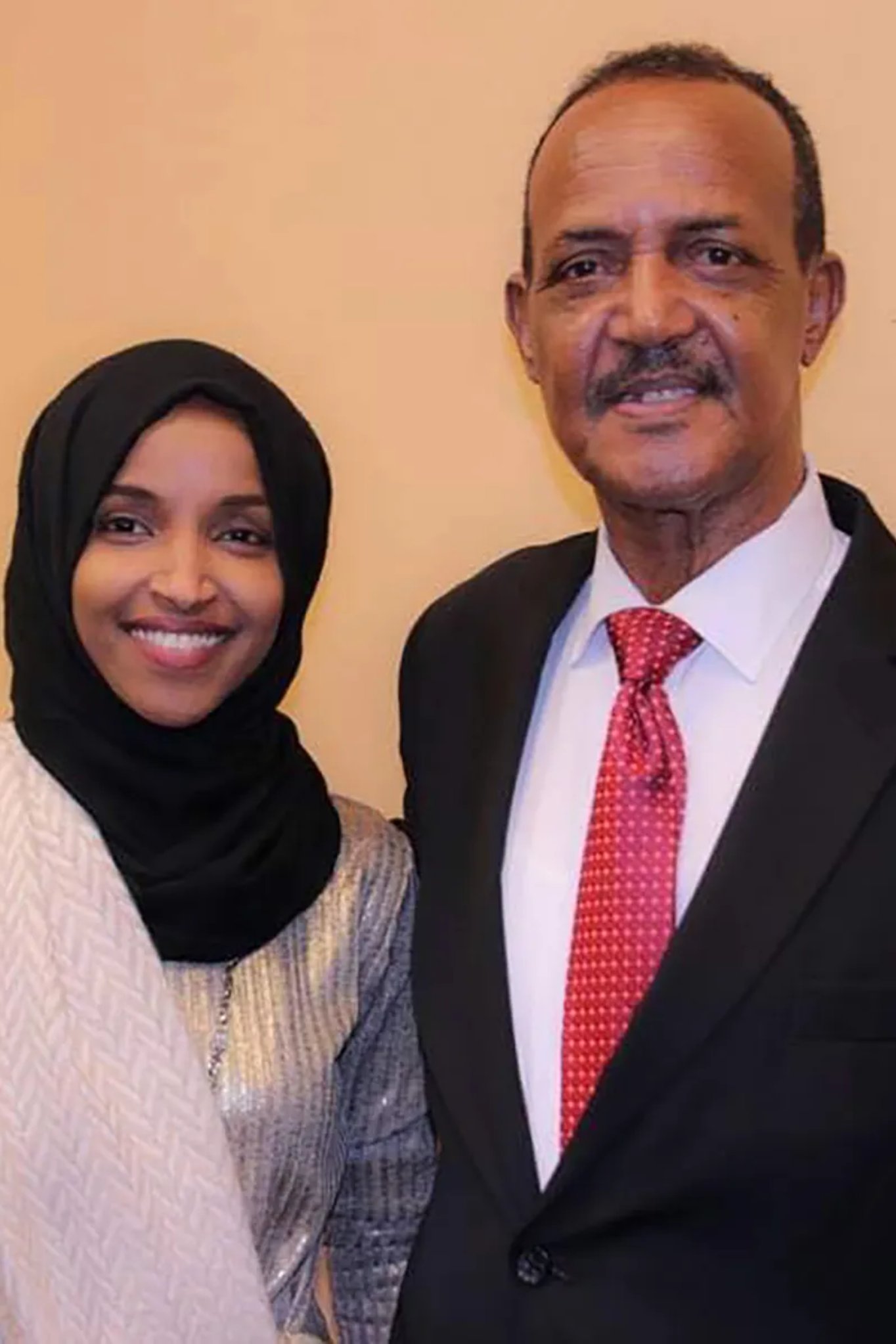 Image in @MarioNawfal's post: 🇺🇸 Federal agents are reportedly digging through Ilhan Omar's trash for DNA.
And that's not even …
