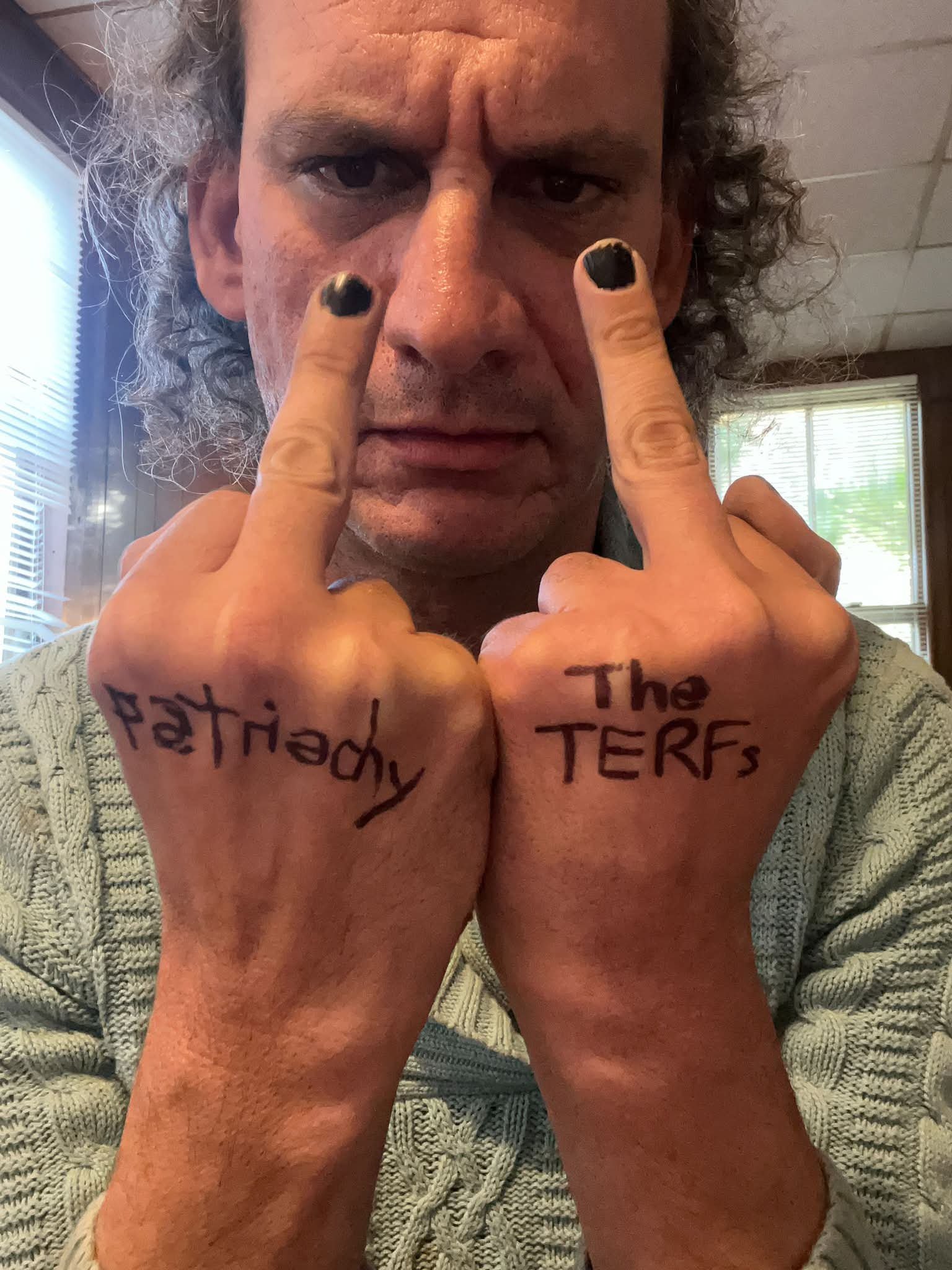 Image in @IfindRetards's post: Found one https://t.co/RtsjIf4Jj8