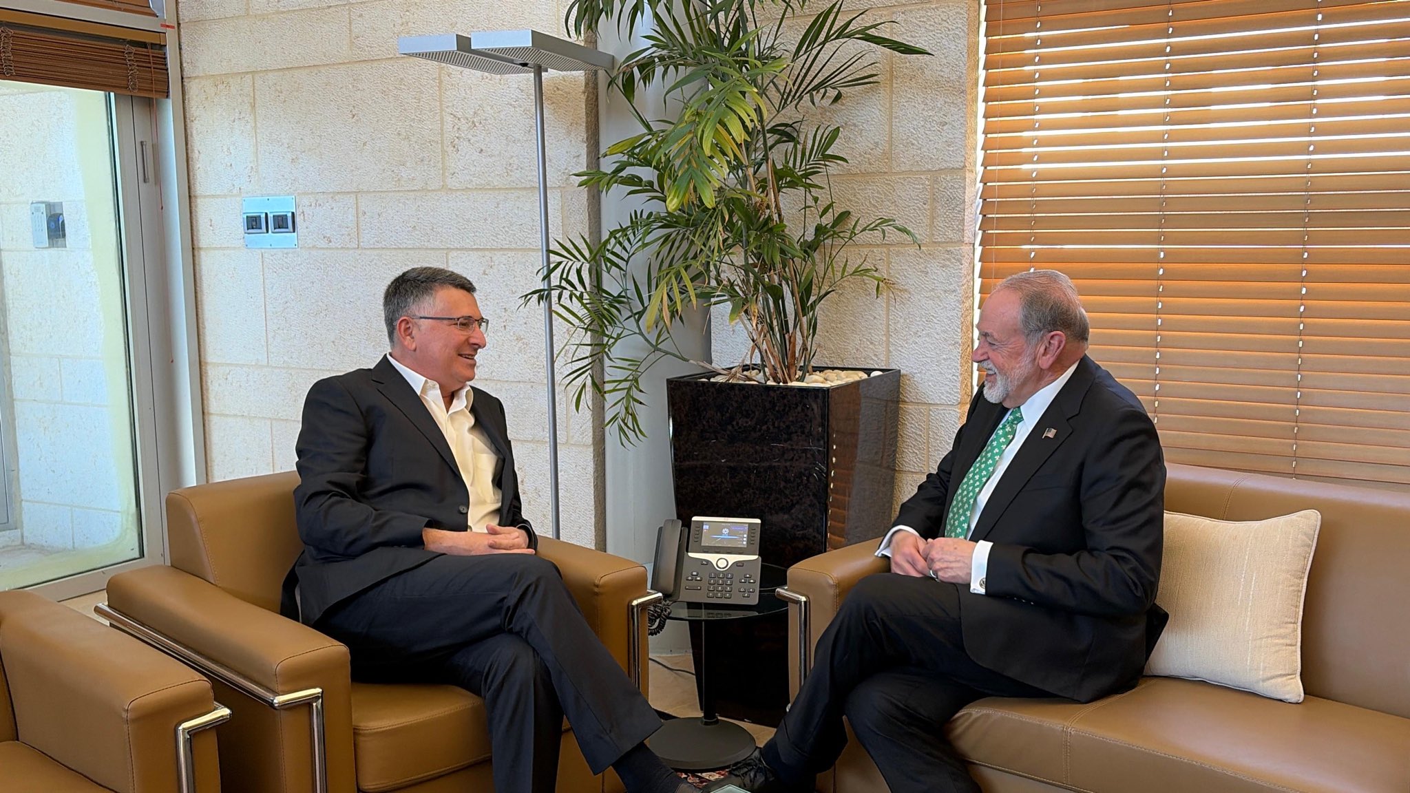 Image in @gidonsaar's post: I was pleased to meet this morning with US Ambassador to Israel @GovMikeHuckabee.
We discussed the…