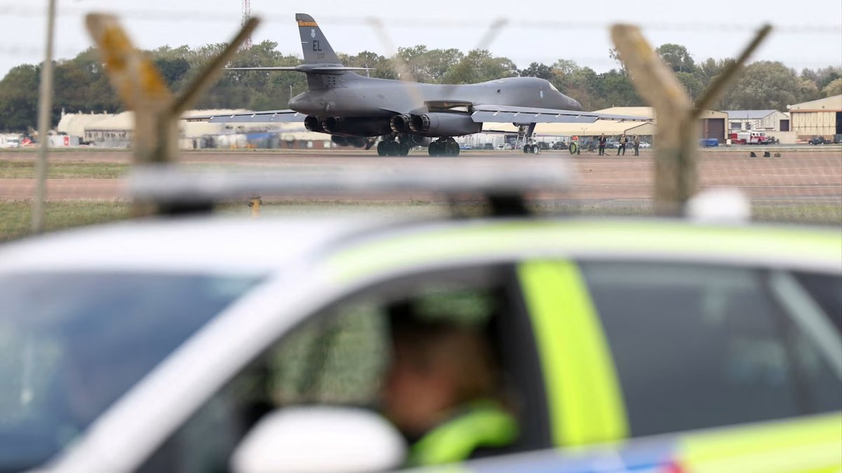 Image in @MarioNawfal's post: 🇬🇧🇮🇷 UK police have REARRESTED 2 men over the incident near a U.S. air base
The 2 were among 7 arr…