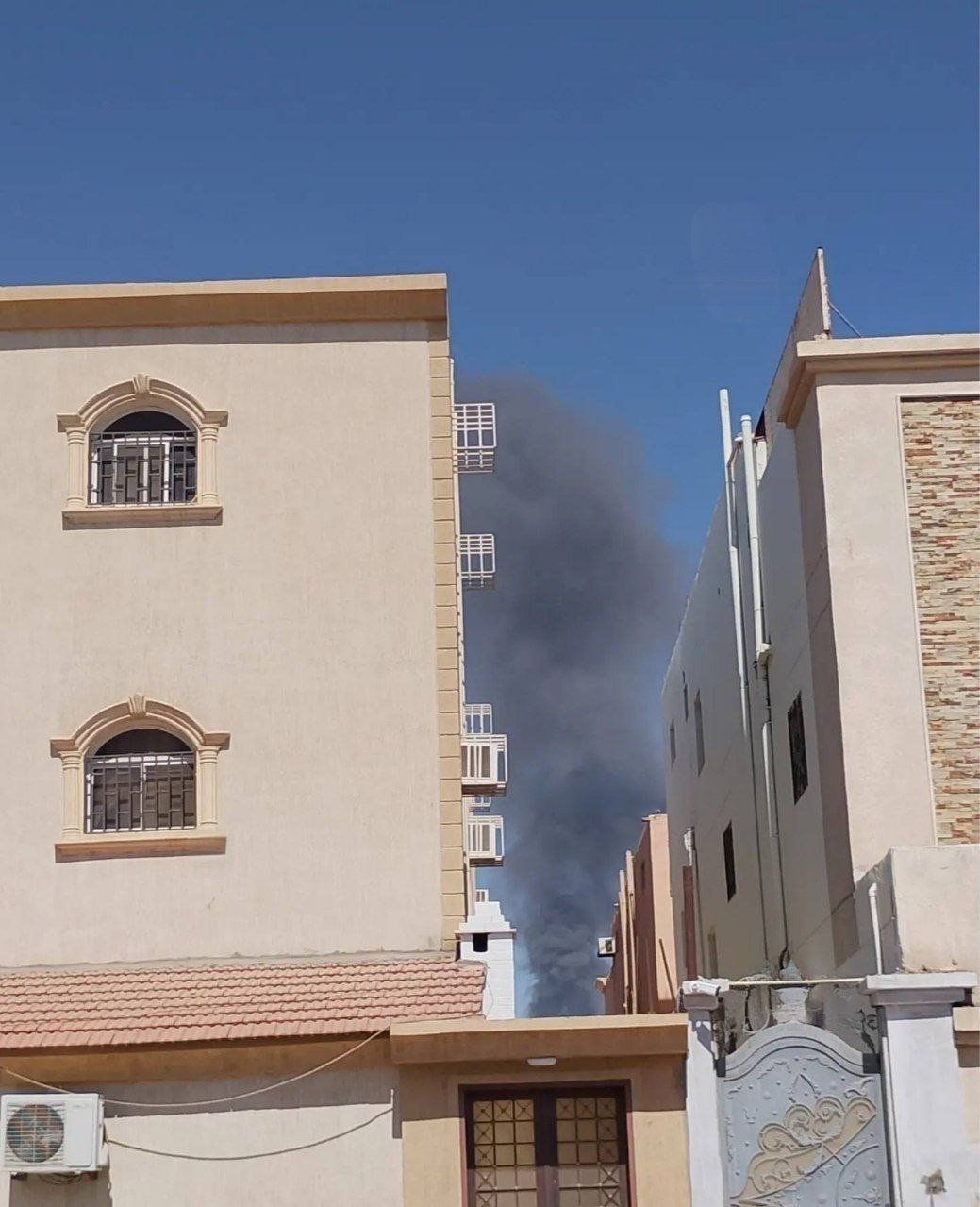 Image in @MarioNawfal's post: 🚨🇸🇦🇾🇪 Some more photos out of Riyadh this afternoon, following reported Houthi missile and drone at…