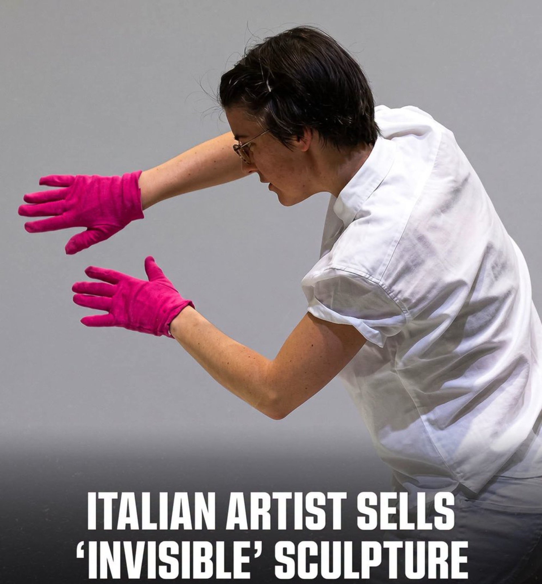 Image in @IfindRetards's post: Italian artist Salvatore Garau sold an “immaterial” (invisible) sculpture for €15,000 in Milan in …
