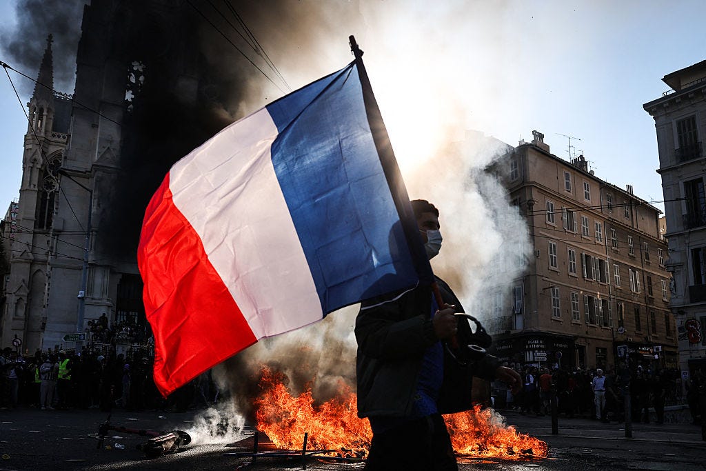 Image in @MarioNawfal's post: 🇫🇷 France is mobilizing an army-sized force to try to SHUT DOWN nationwide riots...
70,000 securit…