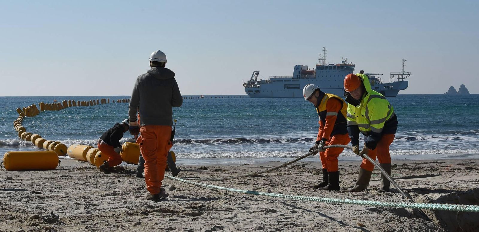 Image in @MarioNawfal's post: 🇺🇸🇮🇷 Iran is preparing to attack UNDERSEA INTERNET CABLES if the U.S. and Israel RESTART THE WAR
T…