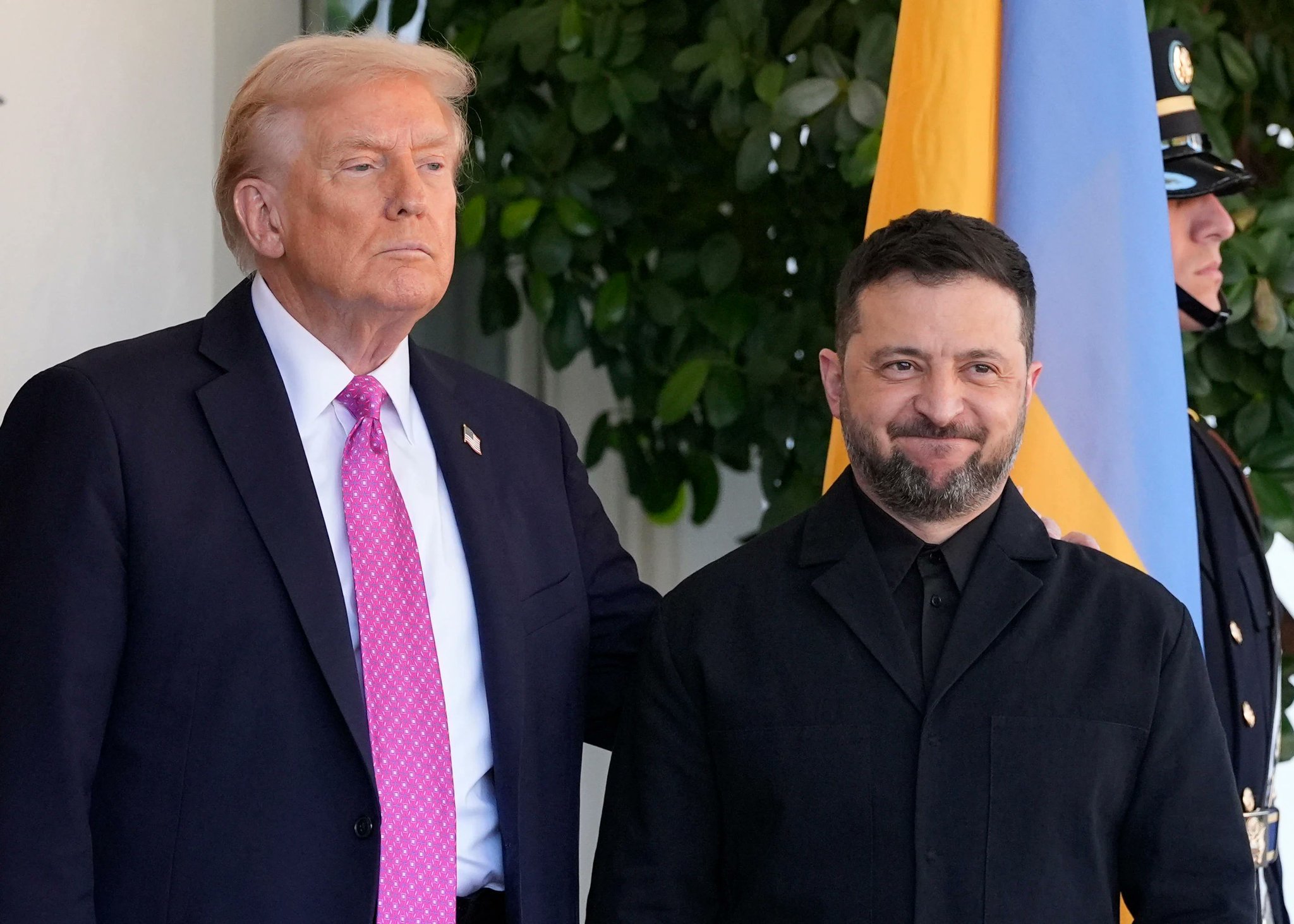 Image in @MarioNawfal's post: 🇺🇸🇺🇦🇷🇺 Trump's relationship with Zelensky is deteriorating... and FAST!
Ukraine's attacks on Russi…