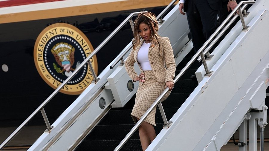 Image in @MarioNawfal's post: 🇺🇸 Nicki Minaj boarded AIR FORCE ONE to campaign with Trump, and somehow ended up being floated as …