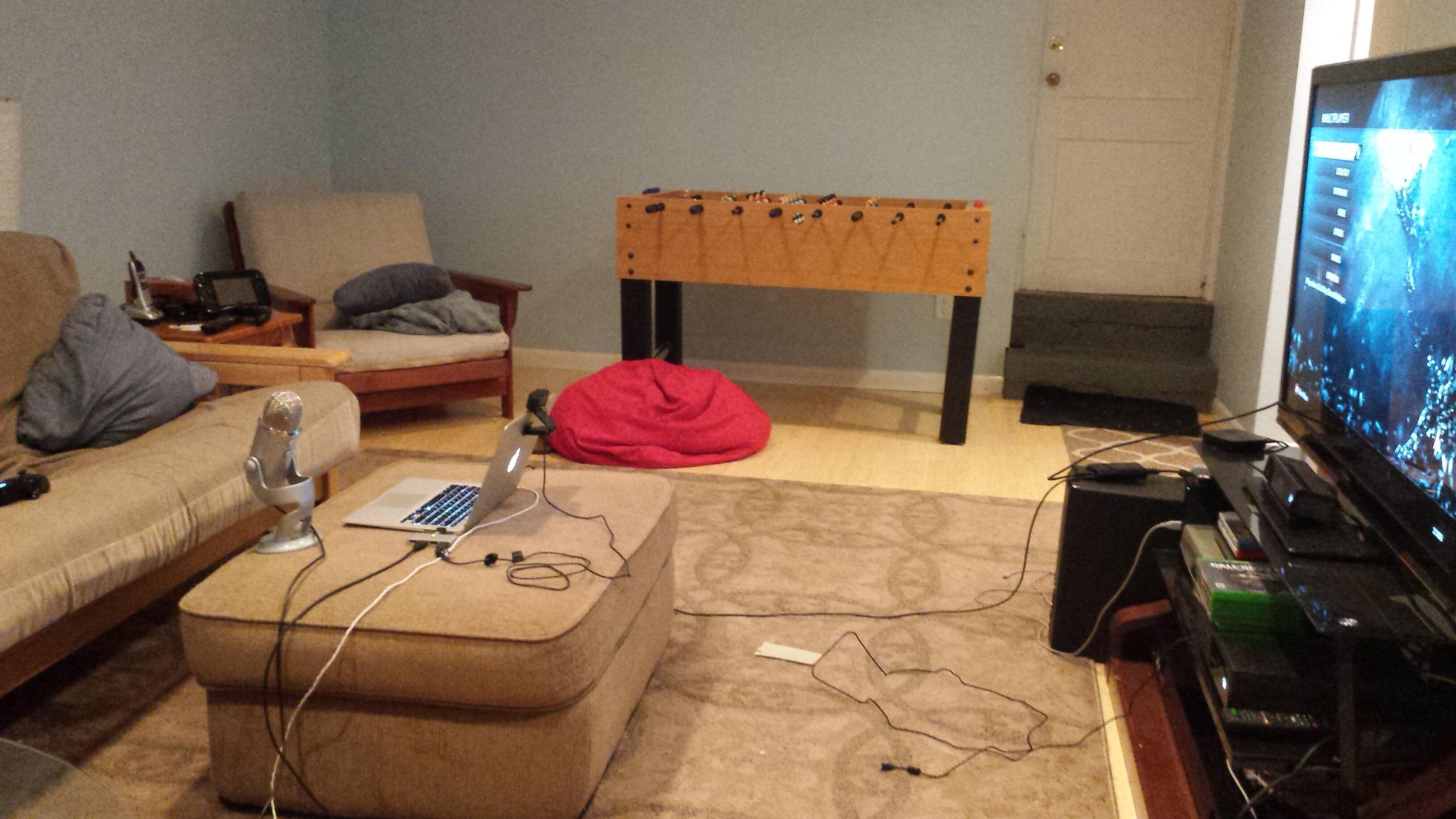 Image in @sneako's post: What my live comm setup looks like http://t.co/X3bca7mZRo